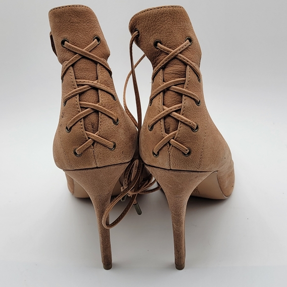NWT! Tan Suede Women\'s‎ Stiletto Heels SIZE 11. #1508